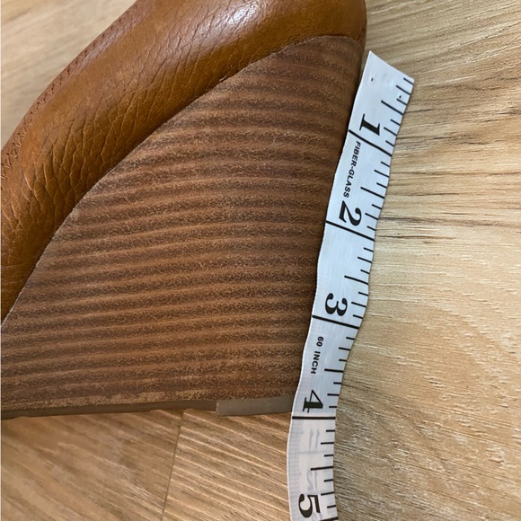 ❤️❤️Tory Burch Leather Brown Peep Toe High Wedges W/Gold Monogram - Picture 13 of 13